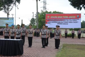 Upacara Sertijab Wakapolres Beserta Lima Pejabat Digelar Polres Humbahas