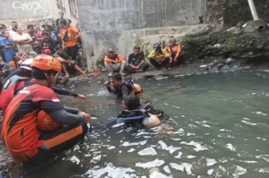 Empat Penyelam Diturunkan untuk Mencari Bocah SD yang Terseret Arus Sungai di Semarang, Begini Hasilnya