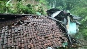 Sejumlah Rumah di Banjarnegara Hancur Akibat Longsor, Satu Warga Terluka