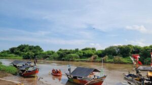 Diduga Kelelahan, Pelajar Hanyut Saat Berenang di Sungai Pemali Brebes