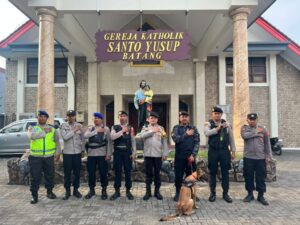 Jaga Keamanan Misa Awal Tahun, Polres Batang Lakukan Sterilisasi