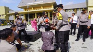 Polres Sukoharjo Gelar Upacara Kenaikan Pangkat 76 Personil