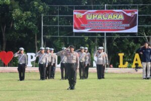 12 Personel Polres Lamanadau Terima Penghargaan Kapolres