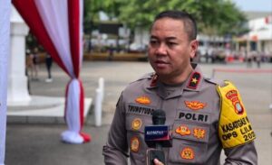 Polri Bantu Evakuasi Para Korban Laka KA Turangga dan KA Bandung Raya