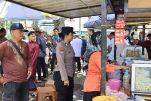 Polwan Polres Barsel Patroli Mobile Berikan Rasa Aman Beribadah Shalat Jum’at