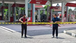 SPBU Undip Semarang Porak Poranda Usai Ledakan, Motor Tergeletak