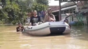 Banjir Landa 2 Desa di Jatibarang Brebes, Ratusan Rumah Terendam