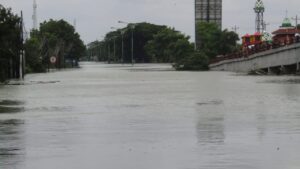 Dampak Tanggul Sungai Wulan Jebol, Jalur Pantura Demak-Semarang Terendam Banjir