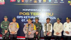 Ini Pesan Kapolri Saat Tinjau GT Kalikangkung bersama Panglima TNI