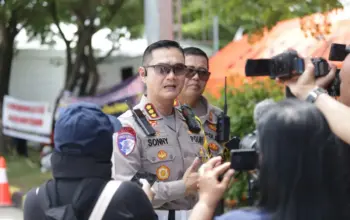 Antrean Panjang di GT Pejagan Akibat Saldo E-Toll Habis, Polda Jateng Imbau Pemudik Lebih Siap