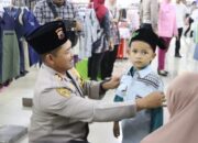 Berbagi Kebahagiaan, Kapolres Grobogan Ajak Anak Yatim Piatu Belanja Baju Lebaran