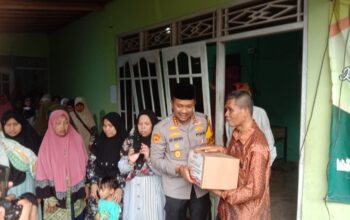 Berbagi Kebahagiaan, Polresta Banyumas Salurkan 75 Paket Lebaran ke Tuna Netra