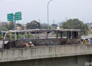 Bus PO Haryanto Ludes Dilalap Api di Tol Krapyak Semarang