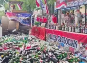 Polisi Grobogan Hancurkan Ribuan Botol Miras Berbagai Merk Hasil Razia