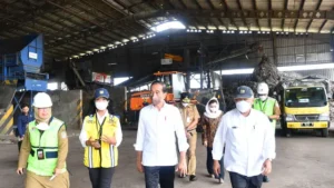 Jokowi Cek Proses Pengolahan Sampah Jadi Bahan Bakar di Cilacap