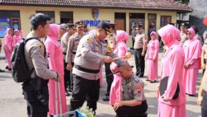 Kenaikan Pangkat 58 Personil Polres Rembang Dipimpin Kapolres