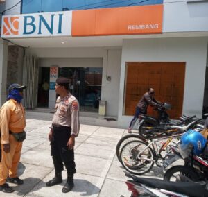 Berikan Himbauan Juru Parkir, Patroli Polsek Rembang Kota Gelar BLP Siang