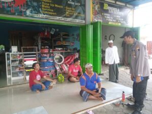 Polsek Sarang Rembang Beri Sosialisasi Knalpot Brong di Bengkel Motor