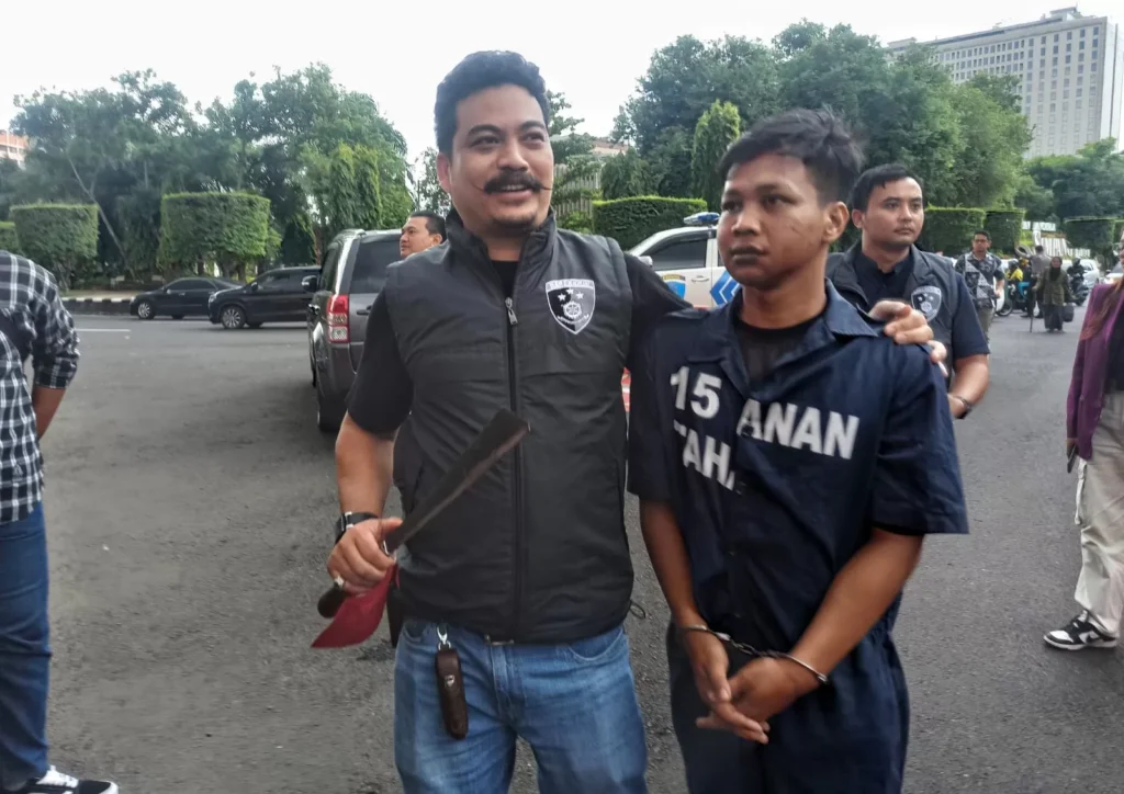 Kalah Bodi, Penjahat Perampasan HP Ini Babak Belur Dilawan Korban