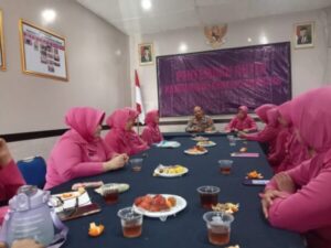 Polsek Rembang Kota Edukasi Larangan Knalpot Brong pada Keluarga Anggota Polri