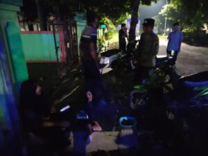 Himbau Tidak Menggunakan Knalpot Brong, Personil Polsek Pancur Sambangi Pemuda Nongkrong