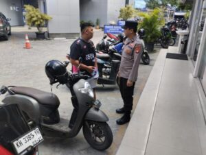 Sambang Pusat Keramaian di Palangka Raya, Personel Polda Kalteng Jaga Kamtibmas