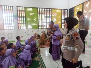 Pendidikan Keselamatan: Materi Etika Berlalu Lintas di Program Polisi Sahabat Anak