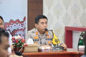 Kapolres Barsel Hadiri Pertemuan Antara Warga Palurejo dan PT. Mutu