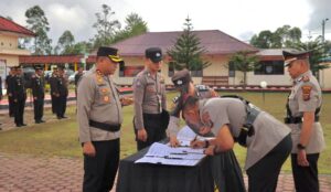 AKBP Hary Adrianto Pimpin Sertijab Wakapolres dan 5 Pejabat Polres Humbahas