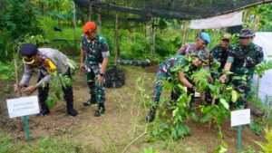 Colling System Pemilu Damai, Polri dan TNI di Sukoharjo Karya Bakti dan Pengobatan Gratis