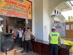 Personel OMB Polres Lamandau Pastikan Keamanan di Kantor KPU & Bawaslu