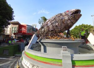 Kreatif dan Edukatif, Monumen Bandeng di Pati Dibuat dari Hasil Razia Knalpot Brong