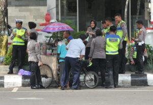 Bank Jateng KK Pemda Pati Jadi Lokasi Strategis Jualan Es Puter Pasca Deklarasi