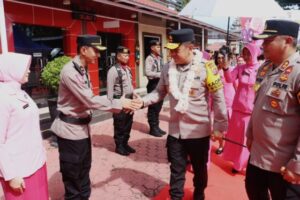 Hari Kedua Kunker di Jajaran Barito, Kapolda Kalteng Kunjungi Polres Barut