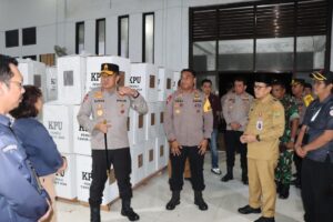 Kapolda Kalteng Cek Keamanan Gudang Logistik KPUD Disela Kunjungan Kerja di Bartim