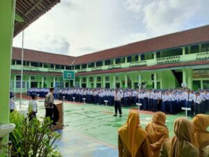 Terjukan Puluhan Perwira Ke Sekolah, Polres Banjarnegara Cegah Penggunaan Knalpot Brong