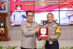 Pelatihan Publik Speaking, Humas Polda Kalteng Undang Pak Bhabin & Pemateri Dari Jakarta