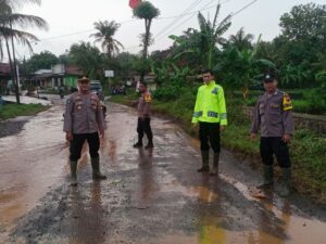 Kapolsek Dukuhseti Himbau Masyarakat: Ikuti Petunjuk dan Arahan Petugas di Lapangan