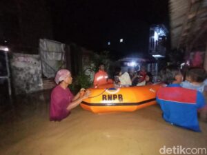 Banjir Rendam 3 Desa di Ketanggungan Brebes, Warga Diungsikan