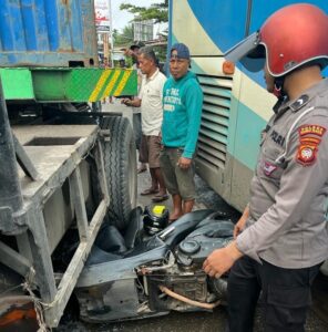 Relakan Motor Pribadinya Demi Selamatkan Warga, Bripda Novandro Viral