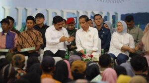 Presiden Jokowi Serahkan 2.000 Sertifikat Tanah ke Warga di Cilacap