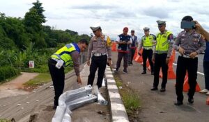 TAA Polda Jateng Gelar Olah TKP PO Bus New Shantika Terjun dari Tol Pemalang