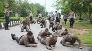 Upacara Tradisi Penyambutan Bintara Baru Digelar Polres Lamandau