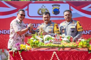 Jadi Tokoh Inspiratif, Kapolda Jateng Resmikan Monumen Patung Hoegeng