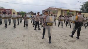 Laksanakan Latihan Dalmas, Polwan Polres Sukoharjo Tingkatkan Kemampuan