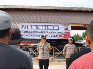 Tingkatkan Kemampuan Personel Dalam Penggunaan Senpi, Polres Barsel Gelar Latihan Menembak