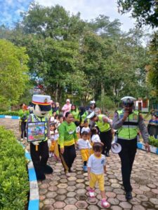 Laksanakan Polisi Sahabat Anak, Polres Lamandau Kenalkan Rambu Lalu Lintas