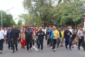 Jalan Sehat dan Deklarasikan Pemilu Damai Dihadiri Polda Kalteng