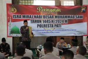 Kapolresta Pati Terimakasih kepada KH. Mukromin atas Tausiyah di Peringatan Isra’ Mi’raj