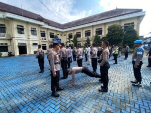 Personel Polres Banjarnegara Ikuti Gaktibplin dari Sipropam